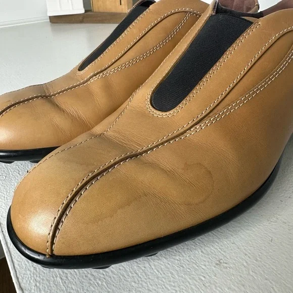 **SOLD**Tod’s Women’s Leather Slip-On Driving Shoes – Camel Tan - Picture 4 of 8